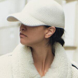 NWT ZARA KNIT CAP SIZE M
